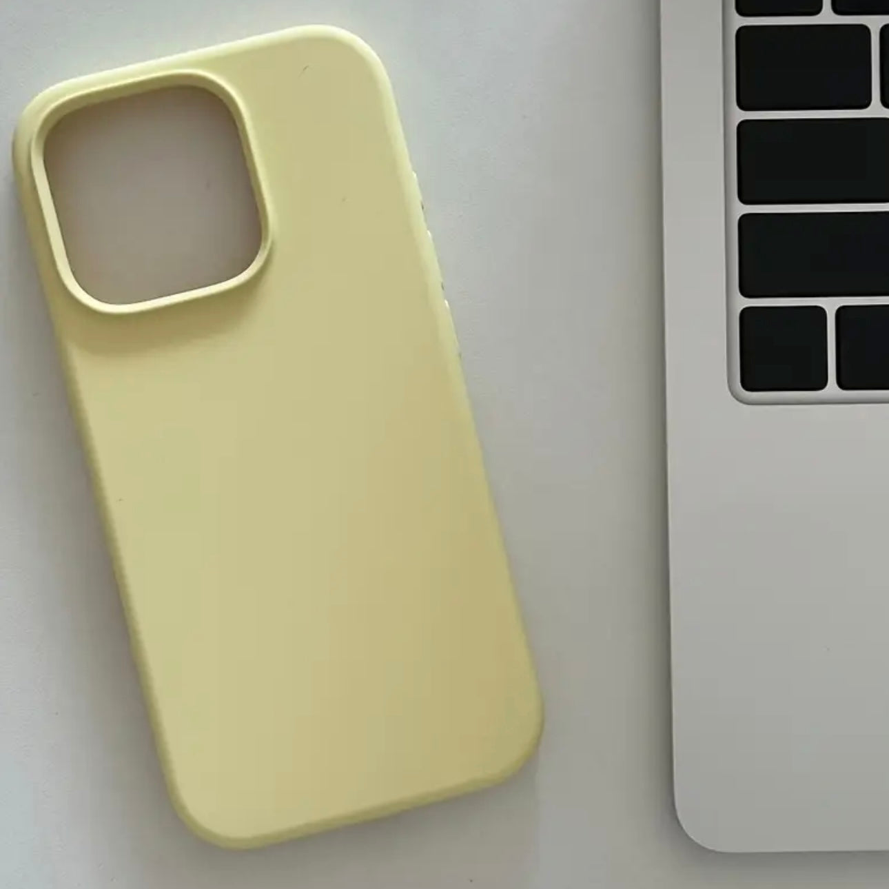 Estuche Silicona Amarillo